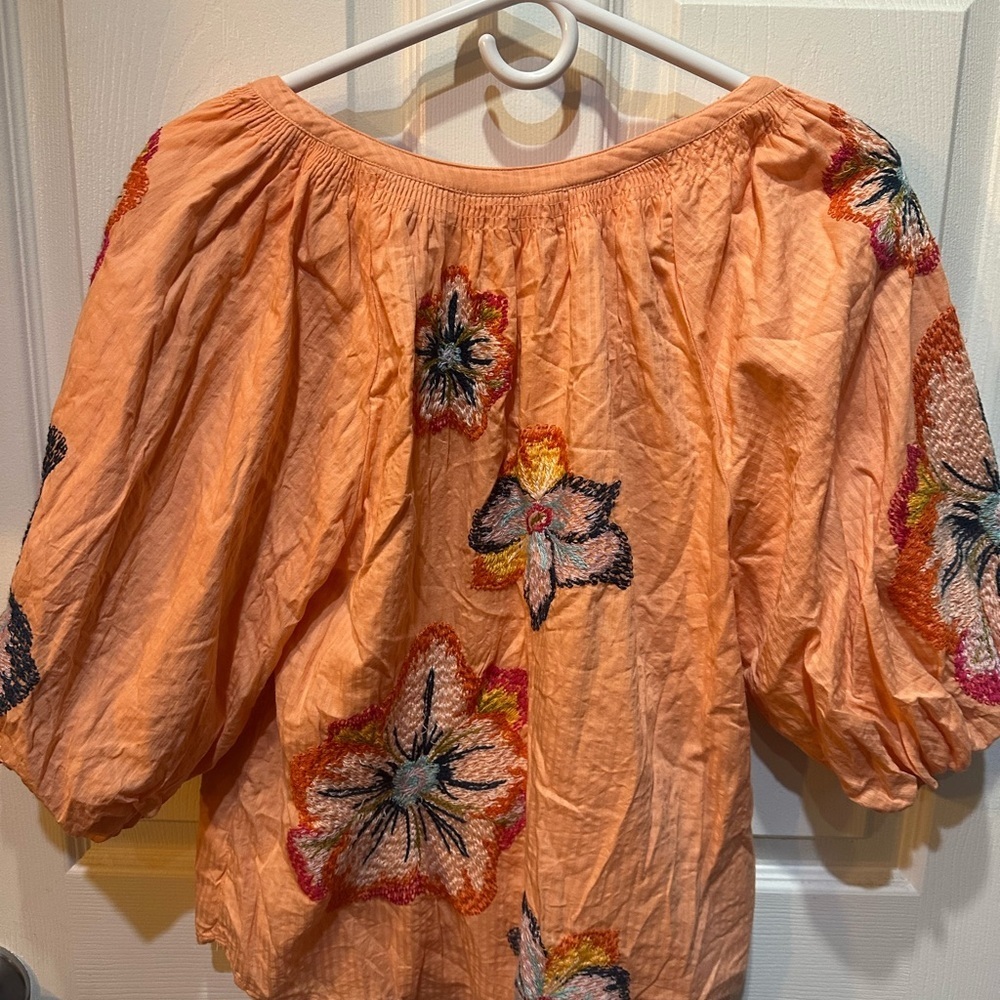 Maeve Anthropologie Peach Floral Embroidered Puff Sleeve Top Size XS - Picture 7 of 9